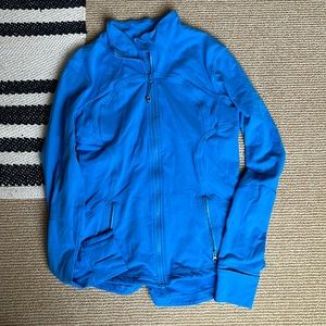 Blue define jacket!! Lululemon!! Pool side! Cheaper on Venmo! Size 6